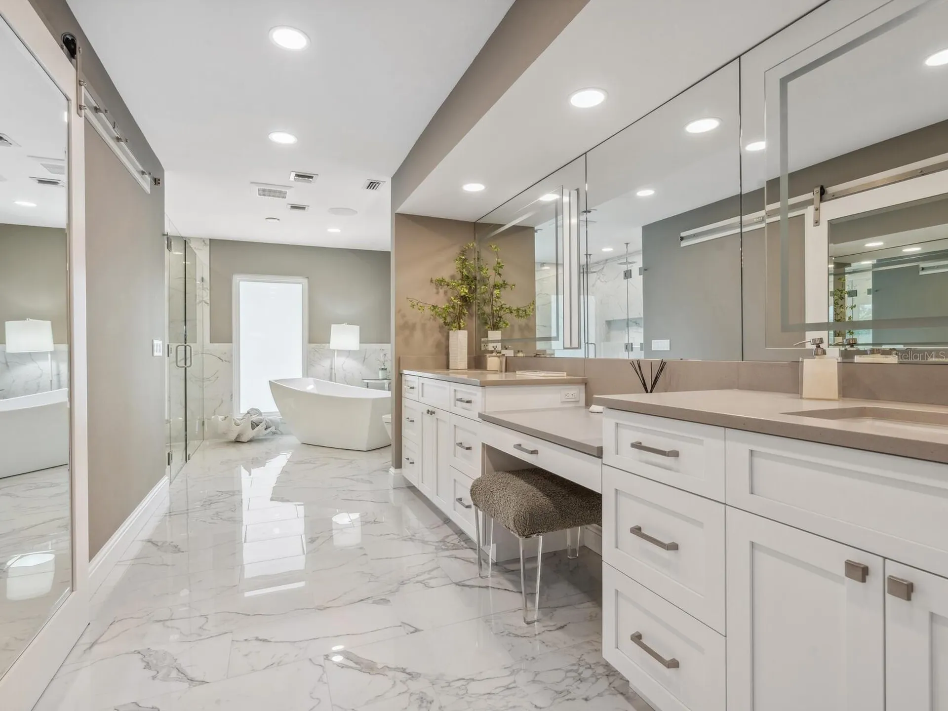 5727 Riegels Point Road Sarasota FL 34242