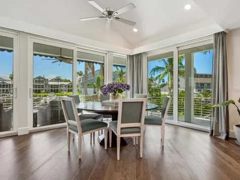 5727 Riegels Point Road Sarasota FL 34242