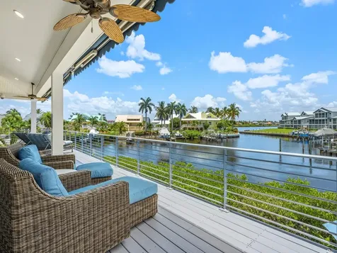 5727 Riegels Point Road Sarasota FL 34242
