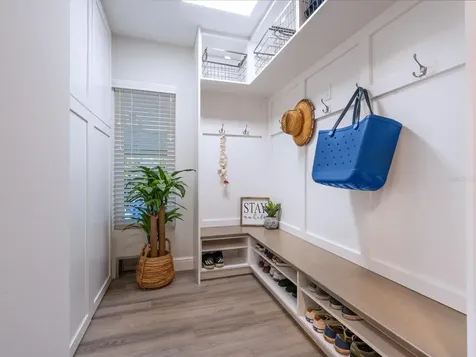 5727 Riegels Point Road Sarasota FL 34242