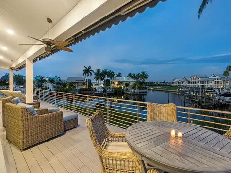5727 Riegels Point Road Sarasota FL 34242