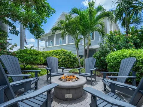 5727 Riegels Point Road Sarasota FL 34242