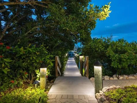 5727 Riegels Point Road Sarasota FL 34242