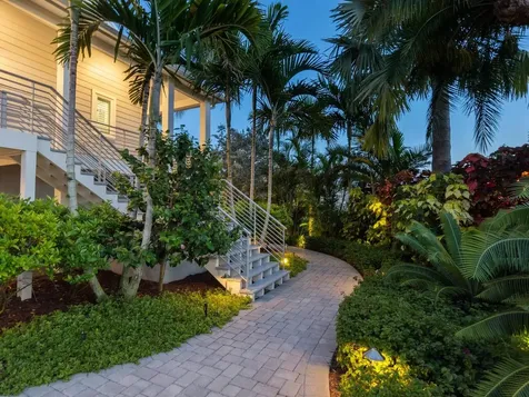 5727 Riegels Point Road Sarasota FL 34242