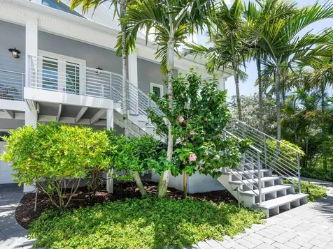 5727 Riegels Point Road Sarasota FL 34242