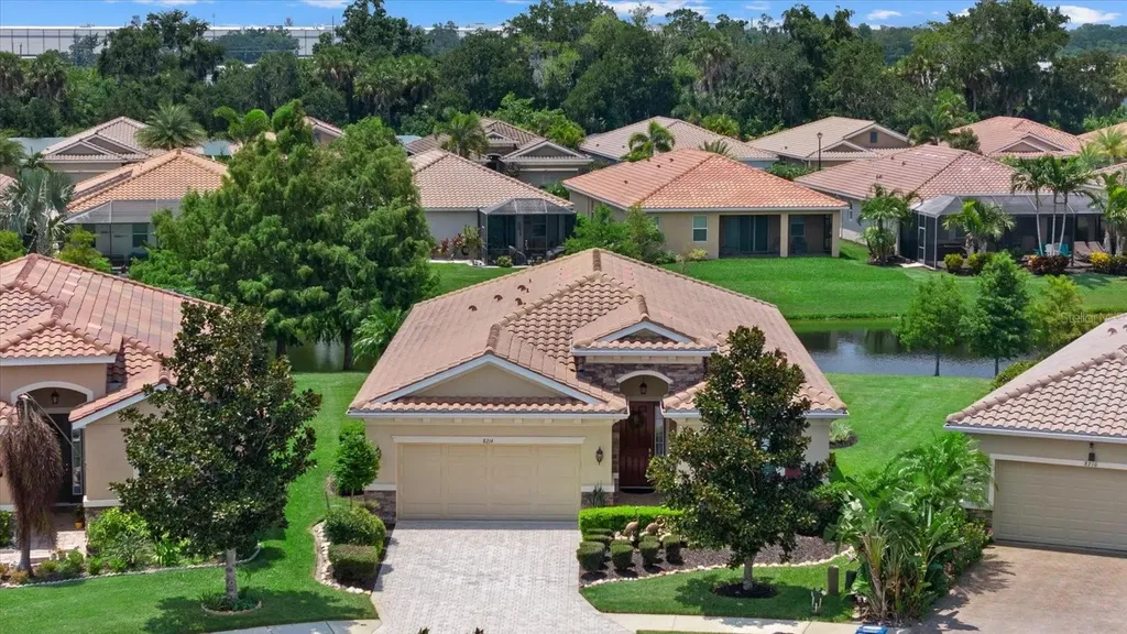8214 Las Lilias Court Sarasota FL 34243
