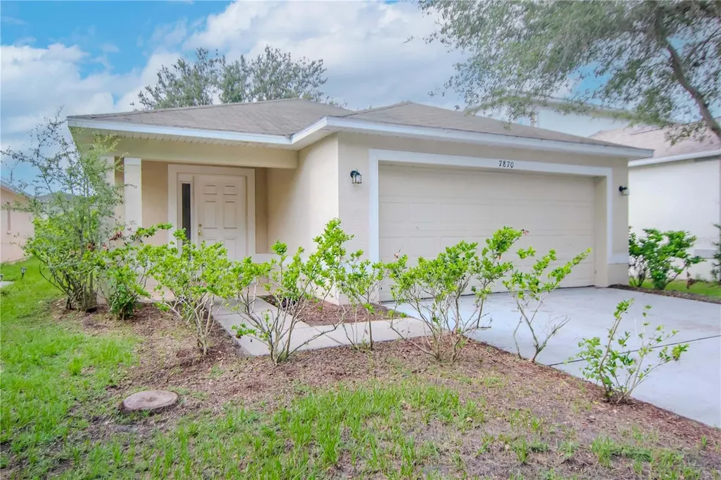 7870 Carriage Pointe Drive Gibsonton FL 33534