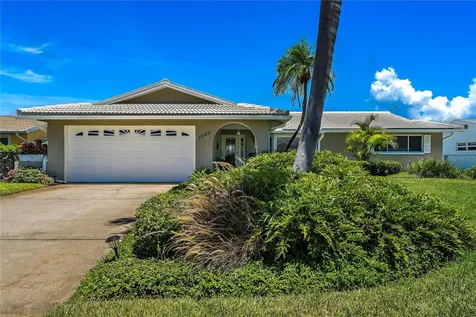 1449 49th Avenue NE St Petersburg FL 33703