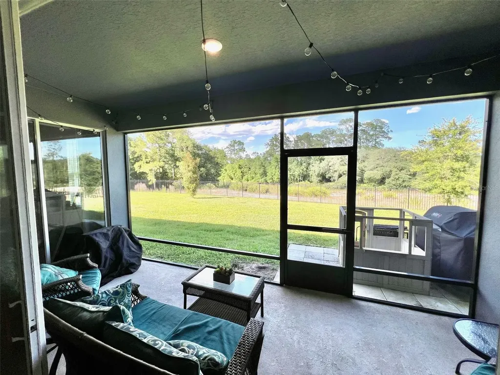 2416 Camden Park Avenue Davenport FL 33837