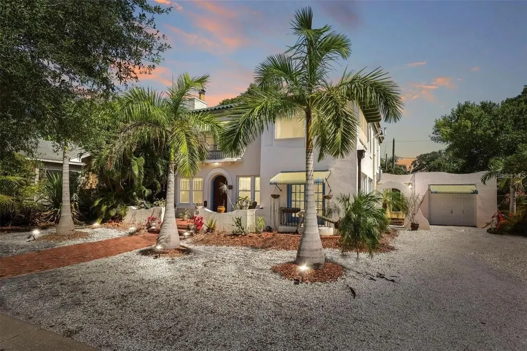 861 19th Avenue N St Petersburg FL 33704