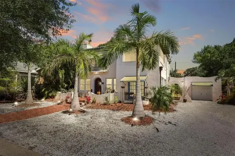 861 19th Avenue N St Petersburg FL 33704