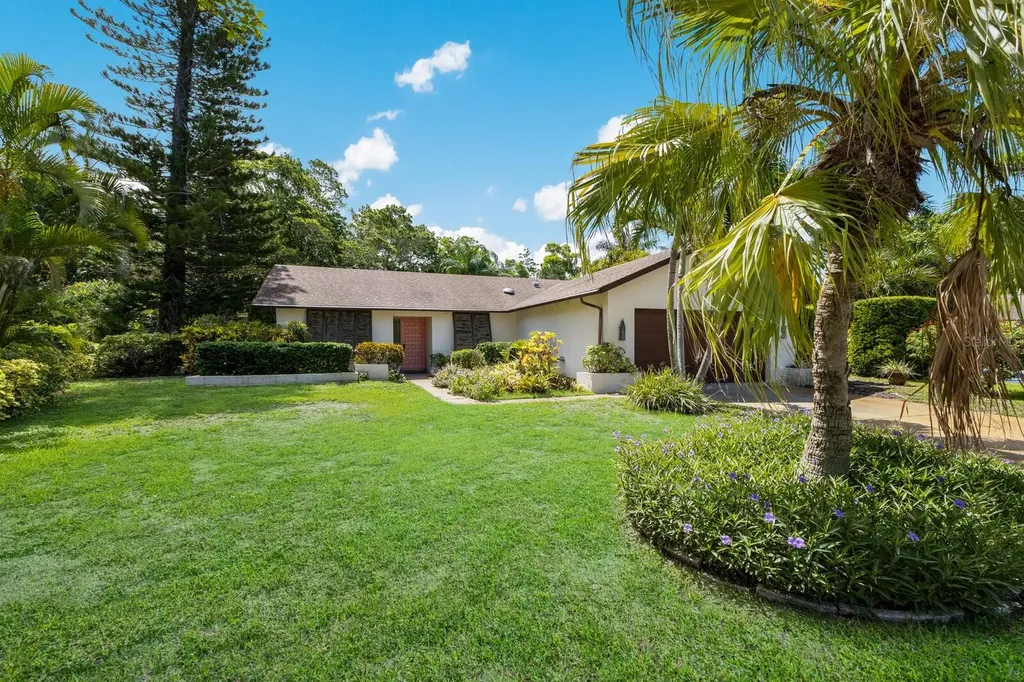 1913 67th Street W Bradenton FL 34209
