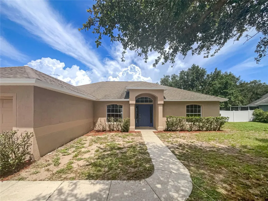 2283 Lake Pointe Circle Leesburg FL 34748