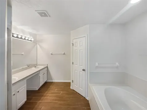 2283 Lake Pointe Circle Leesburg FL 34748
