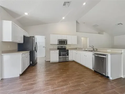 2283 Lake Pointe Circle Leesburg FL 34748