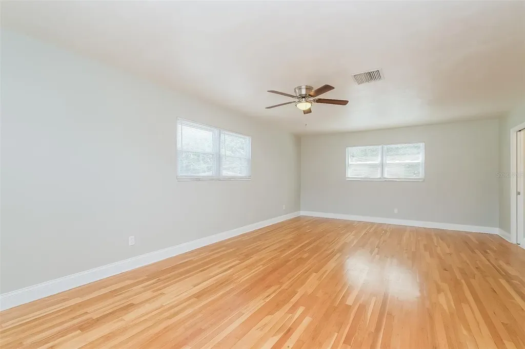 1415 E Henry Avenue Tampa FL 33604