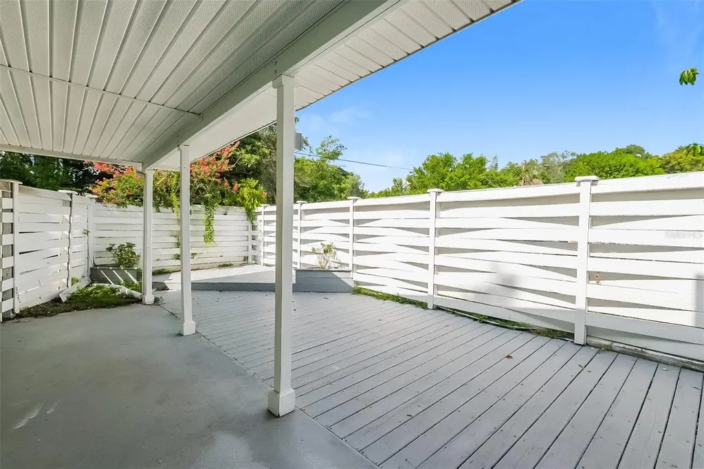 1415 E Henry Avenue Tampa FL 33604