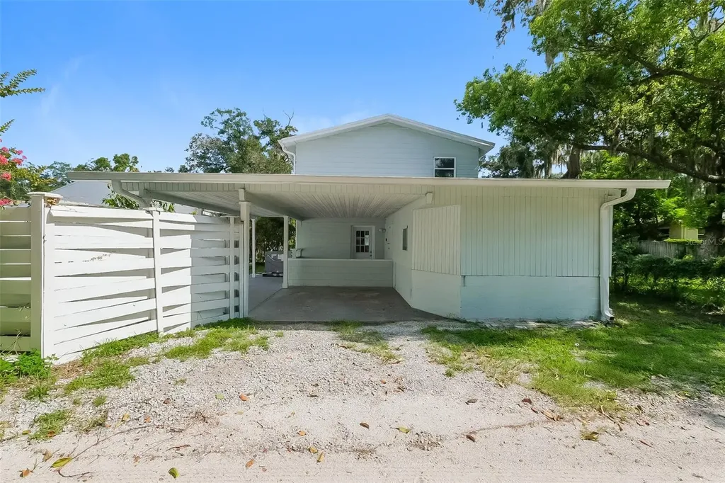 1415 E Henry Avenue Tampa FL 33604