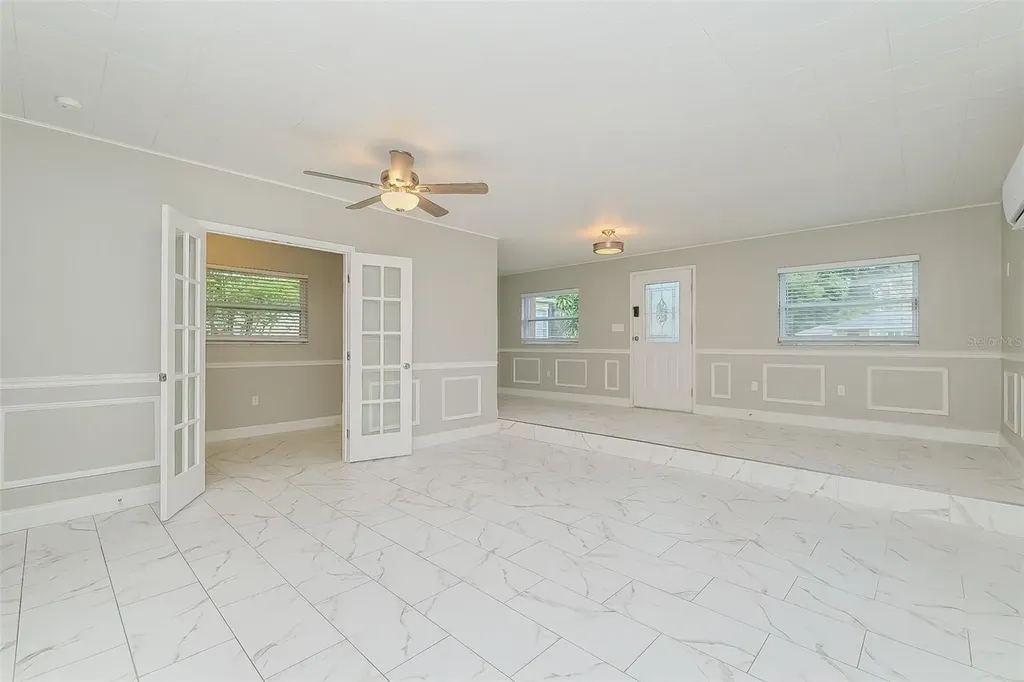 1415 E Henry Avenue Tampa FL 33604