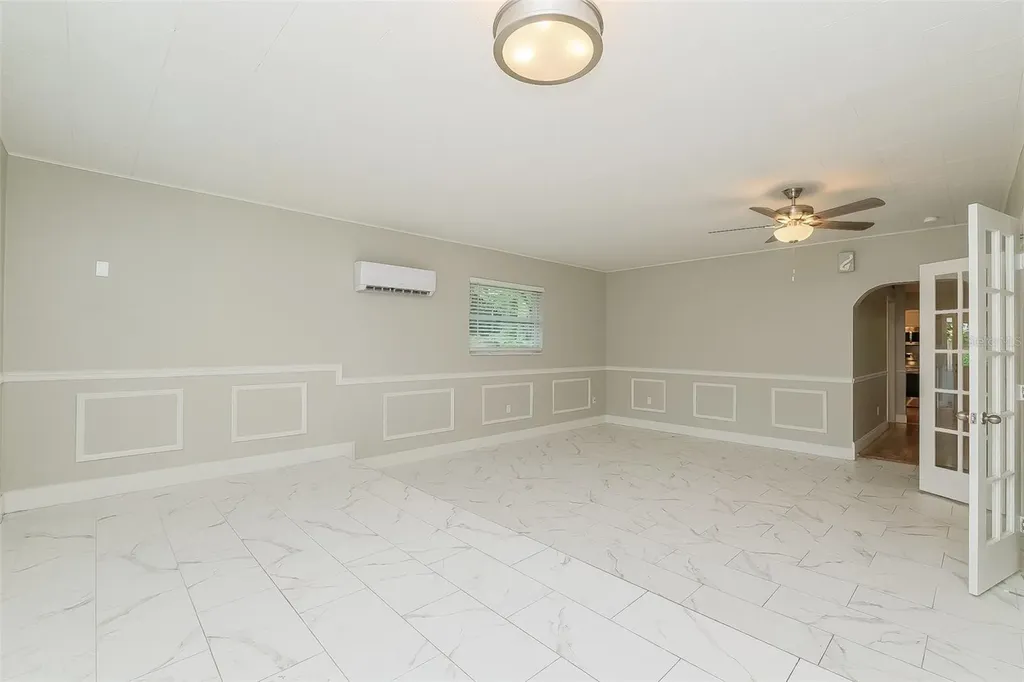 1415 E Henry Avenue Tampa FL 33604