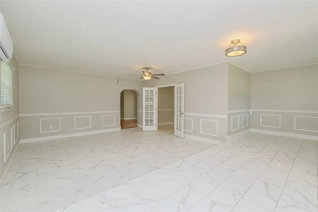 1415 E Henry Avenue Tampa FL 33604
