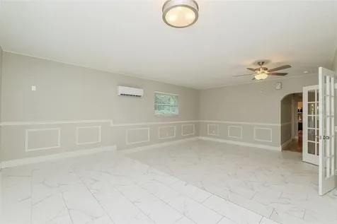 1415 E Henry Avenue Tampa FL 33604