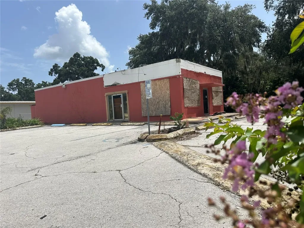 1106 S Collins Street Plant City FL 33563