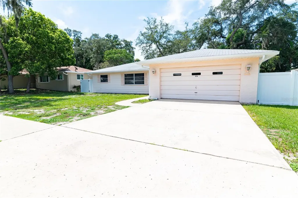 176 Lake Tarpon Drive Palm Harbor FL 34684