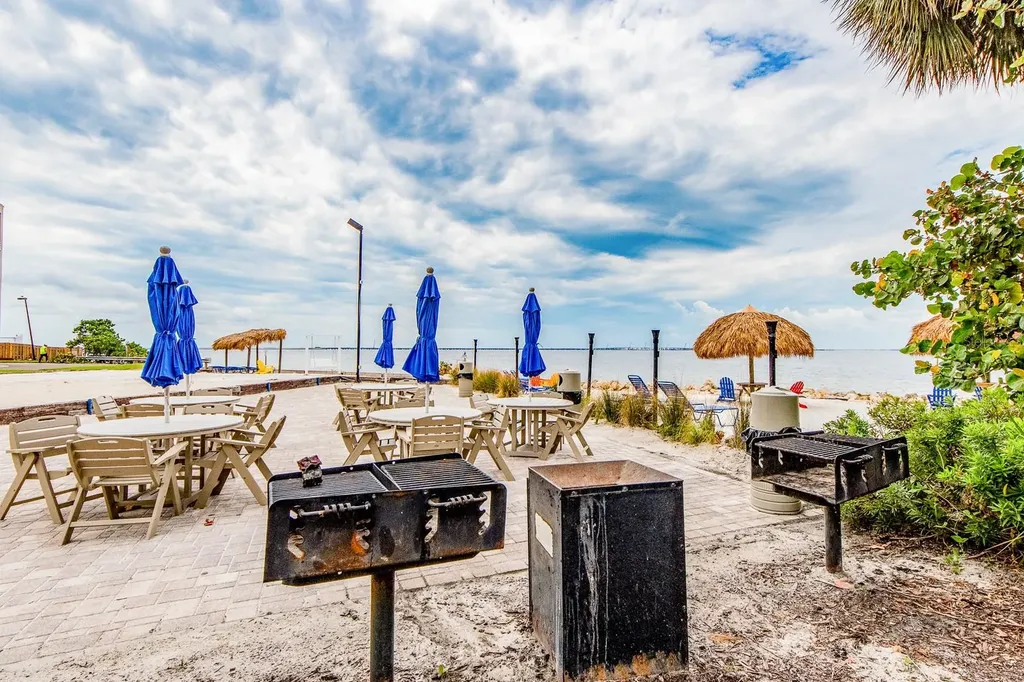 2506 N Rocky Point Drive Tampa FL 33607