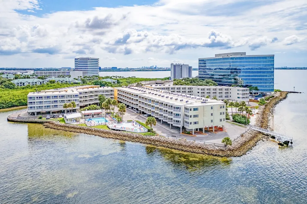 2506 N Rocky Point Drive Tampa FL 33607