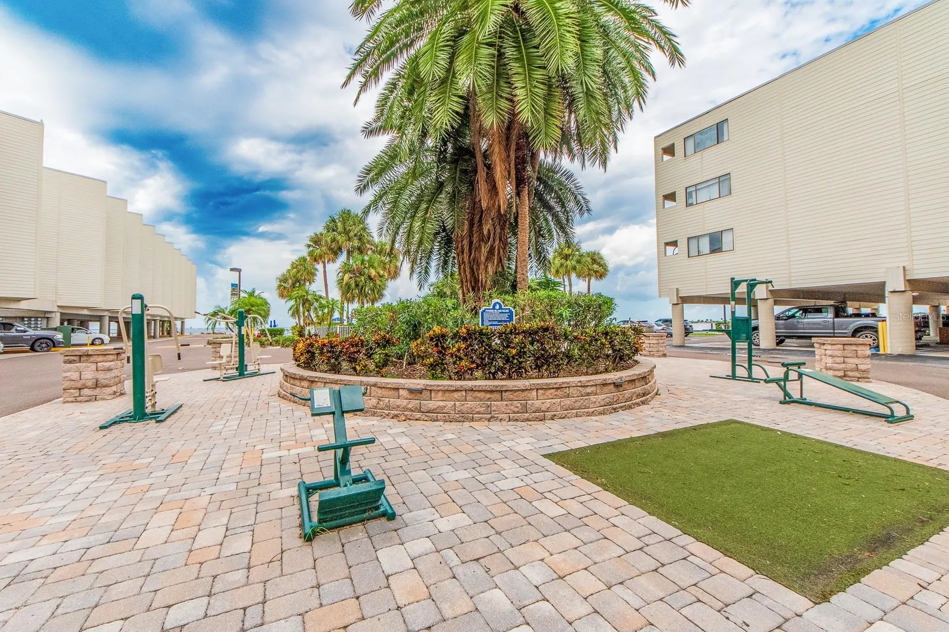 2506 N Rocky Point Drive Tampa FL 33607