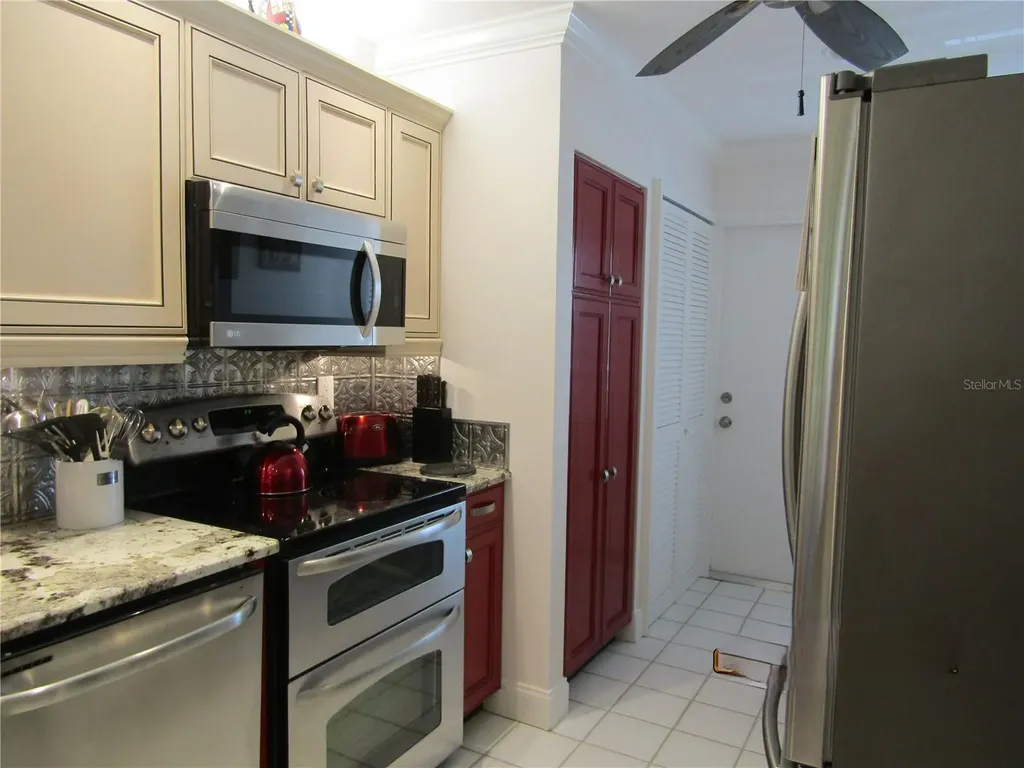 7351 W Country Club Drive N Sarasota FL 34243