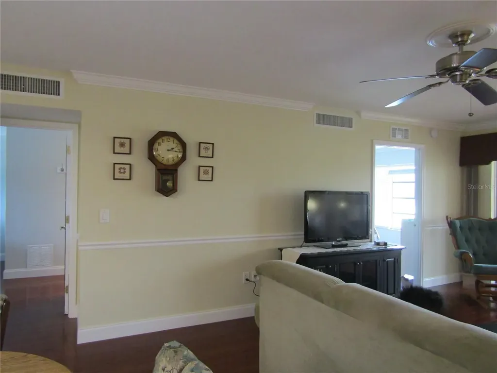 7351 W Country Club Drive N Sarasota FL 34243