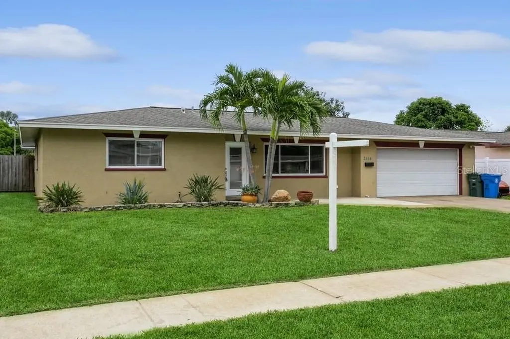 2814 23rd Avenue W Bradenton FL 34205