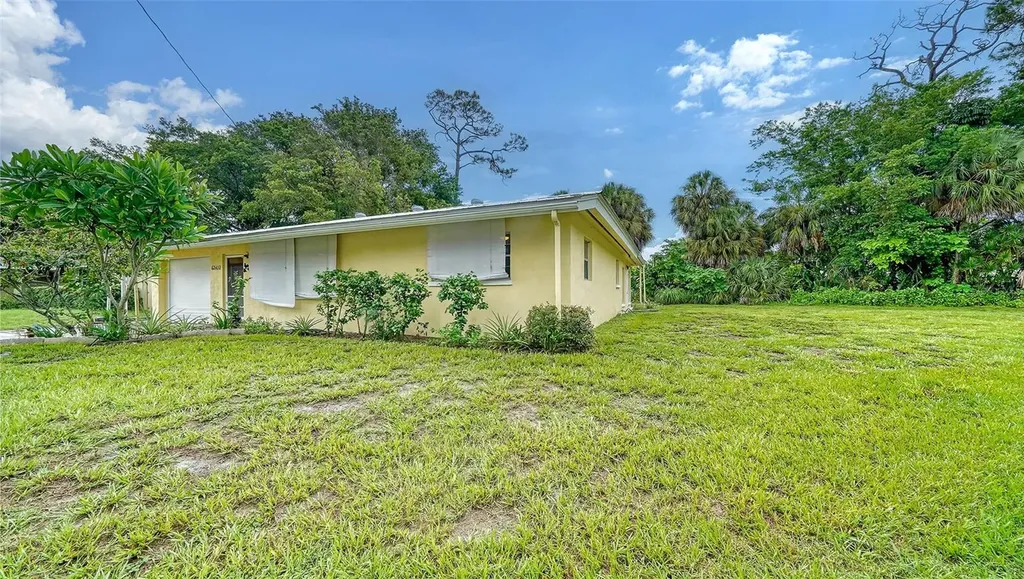 6243 Carlton Avenue Sarasota FL 34231