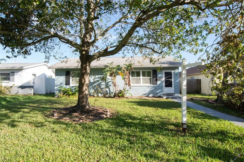 1011 47th Avenue N St Petersburg FL 33703