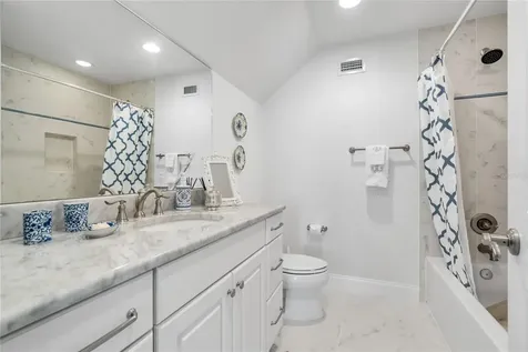 5024 NW 58th Street Gainesville FL 32653