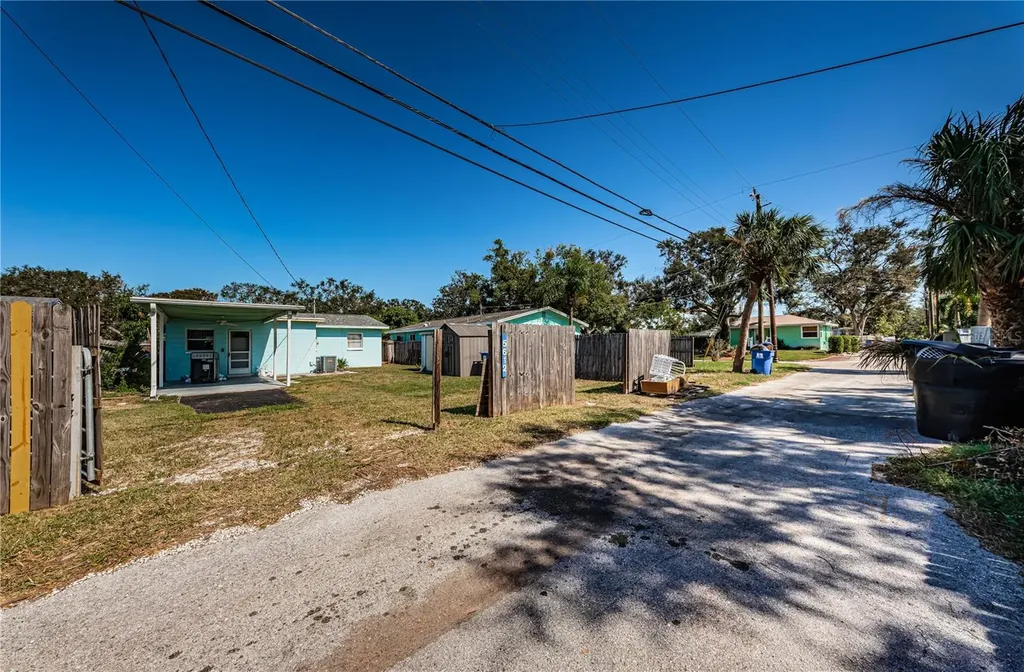 5612 Burlington Avenue N St Petersburg FL 33710
