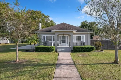 1355 Lakeview Avenue Kissimmee FL 34744