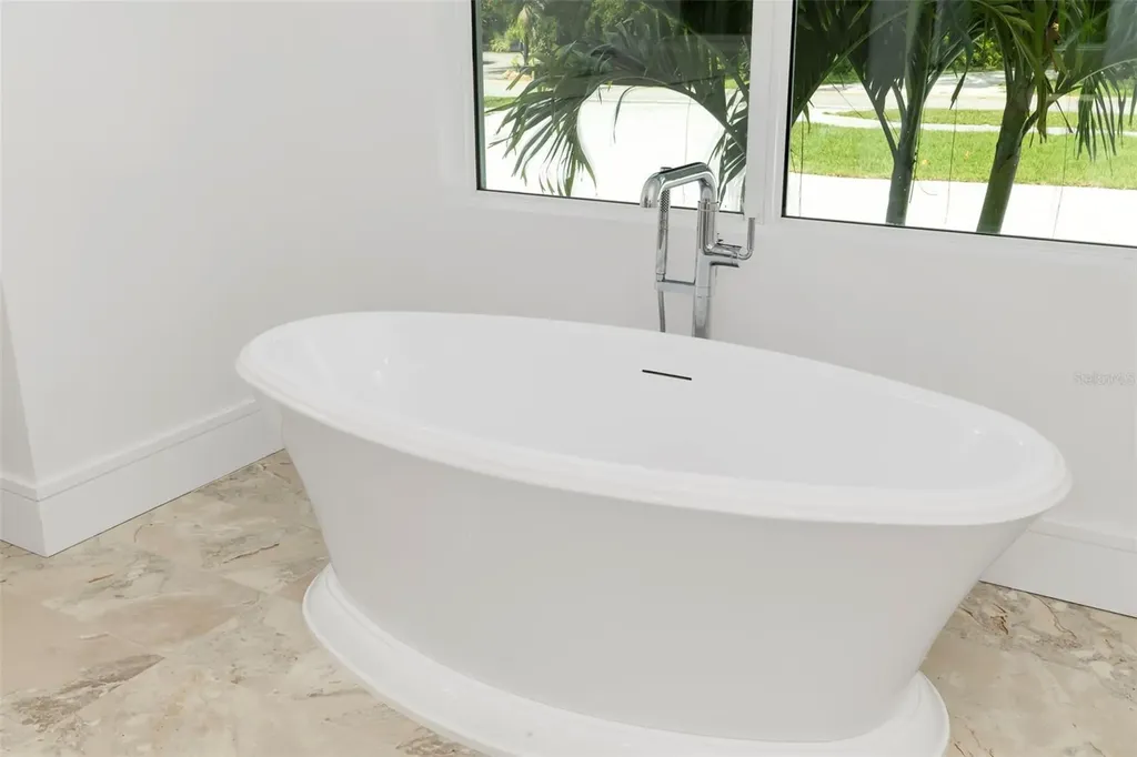 4431 Camino Real Sarasota FL 34231