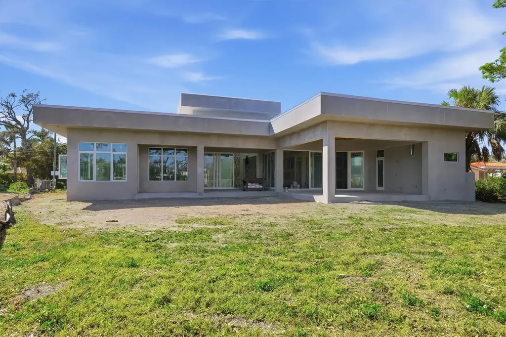4431 Camino Real Sarasota FL 34231