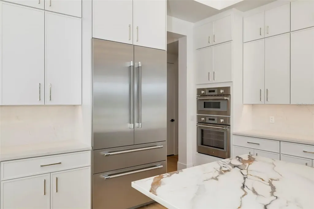4431 Camino Real Sarasota FL 34231
