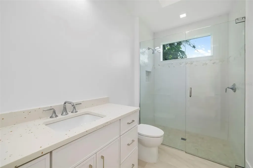 4431 Camino Real Sarasota FL 34231