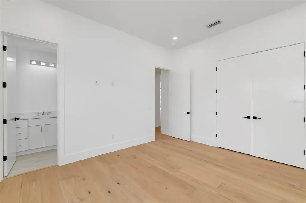 4431 Camino Real Sarasota FL 34231