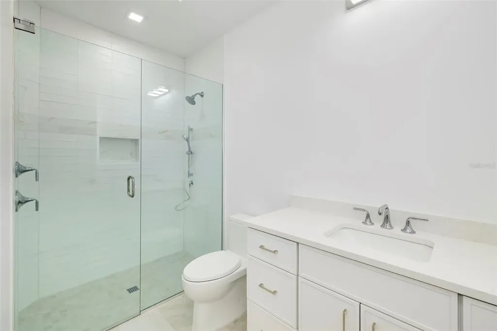 4431 Camino Real Sarasota FL 34231