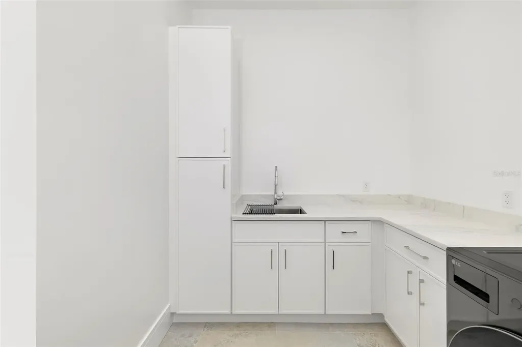 4431 Camino Real Sarasota FL 34231