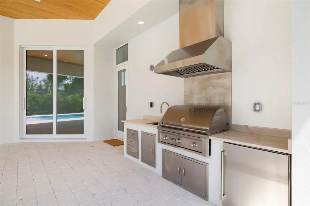 4431 Camino Real Sarasota FL 34231