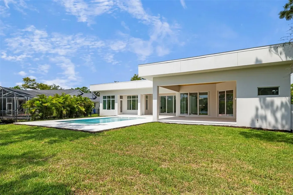 4431 Camino Real Sarasota FL 34231