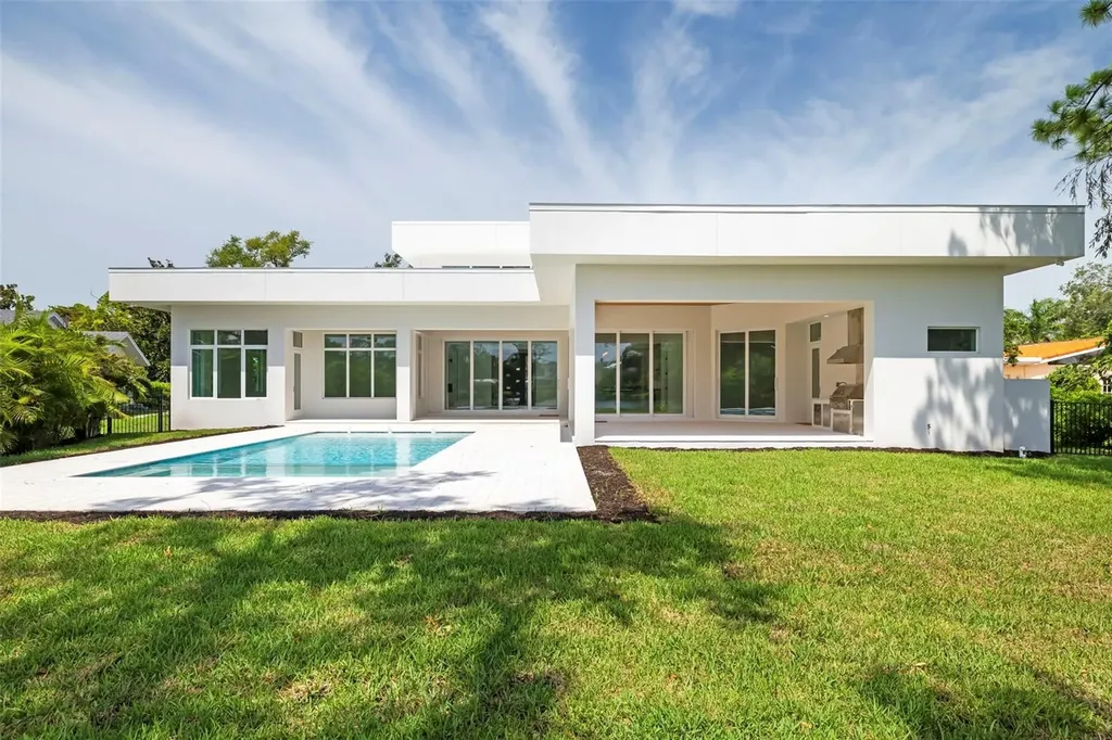 4431 Camino Real Sarasota FL 34231