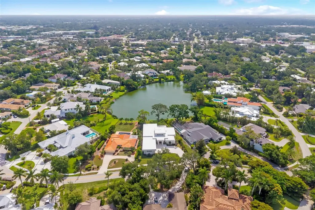 4431 Camino Real Sarasota FL 34231